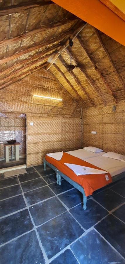 Lazy Panda Hotel Hampi Luaran gambar