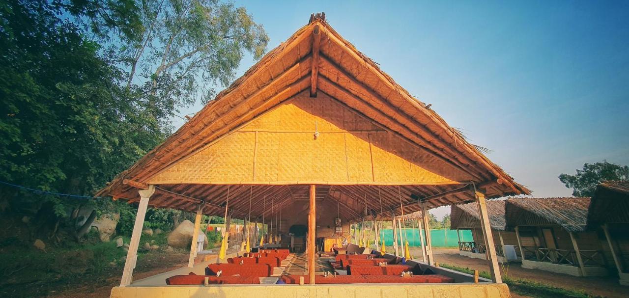 Lazy Panda Hotel Hampi Luaran gambar