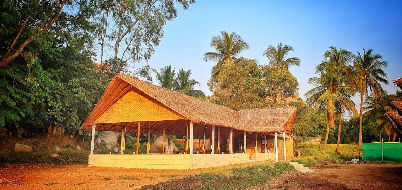 Lazy Panda Hotel Hampi Luaran gambar