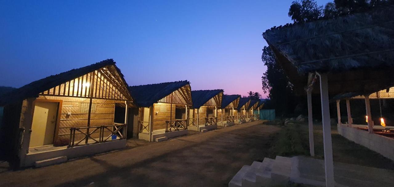 Lazy Panda Hotel Hampi Luaran gambar