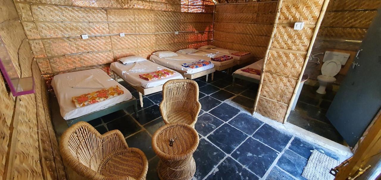 Lazy Panda Hotel Hampi Luaran gambar