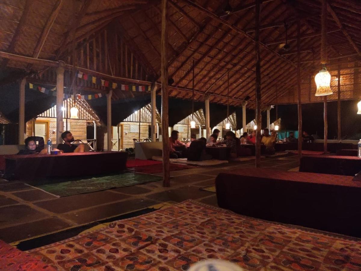 Lazy Panda Hotel Hampi Luaran gambar