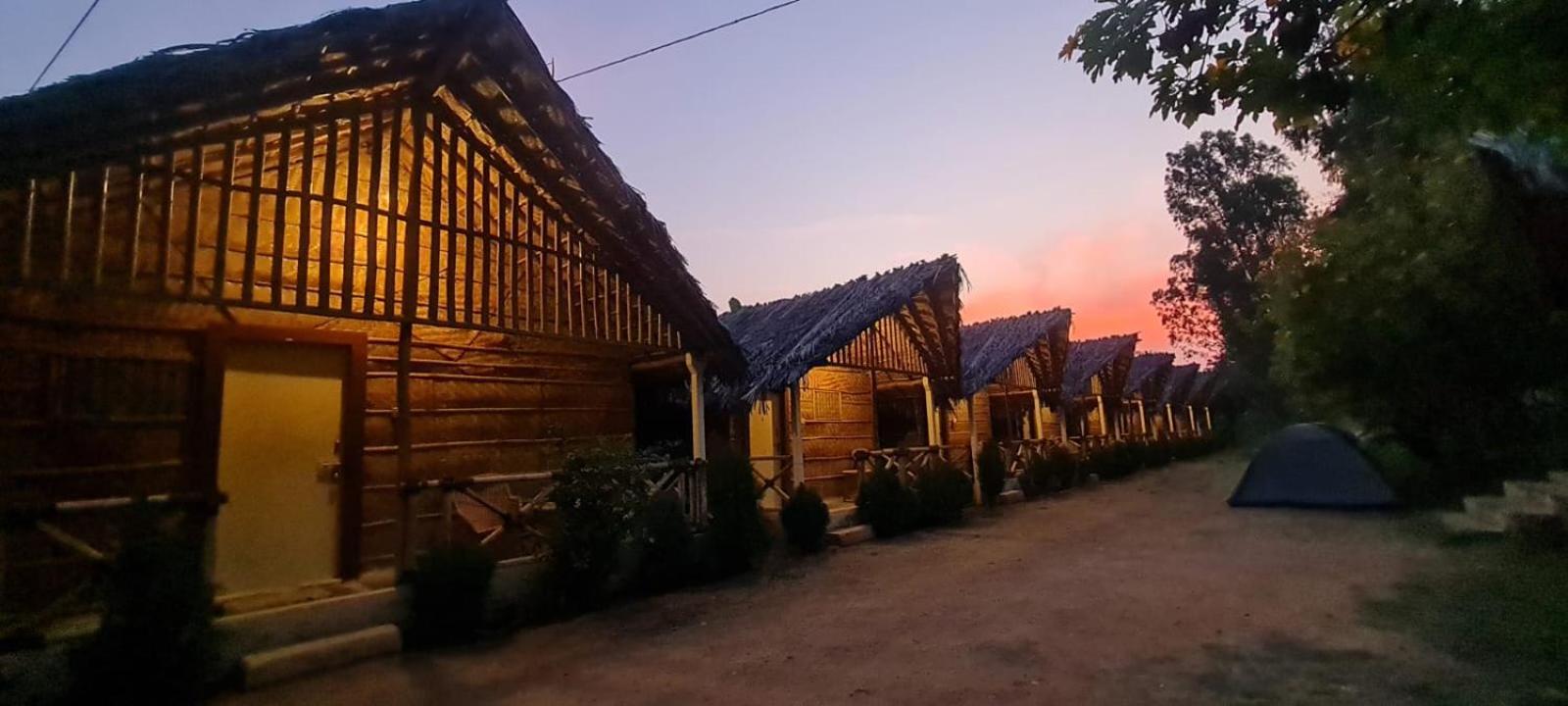 Lazy Panda Hotel Hampi Luaran gambar