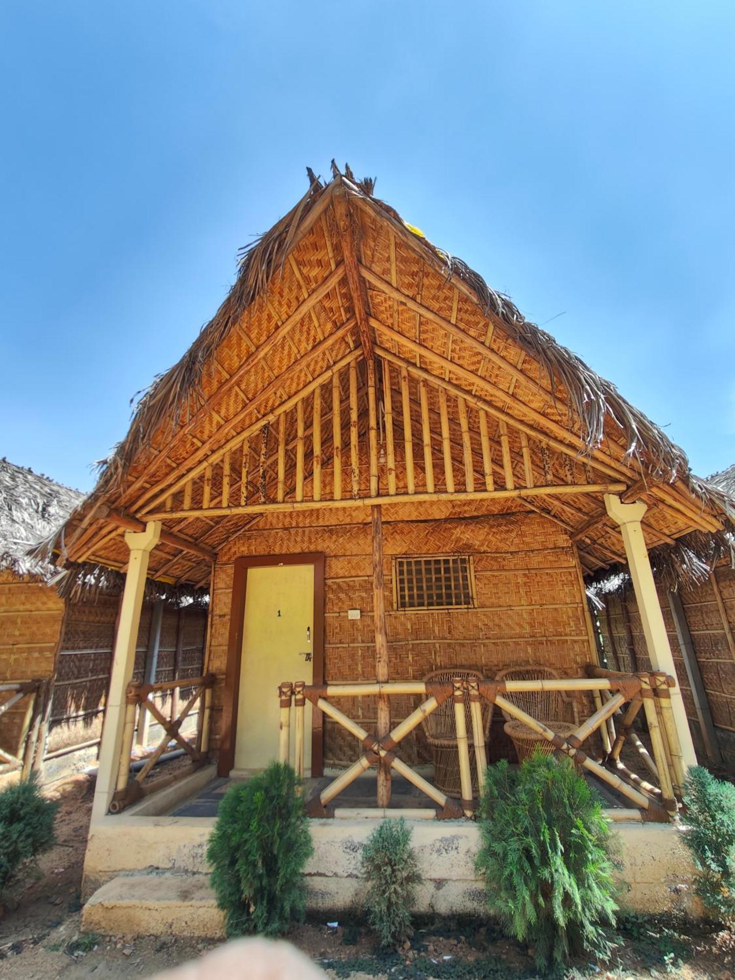 Lazy Panda Hotel Hampi Luaran gambar